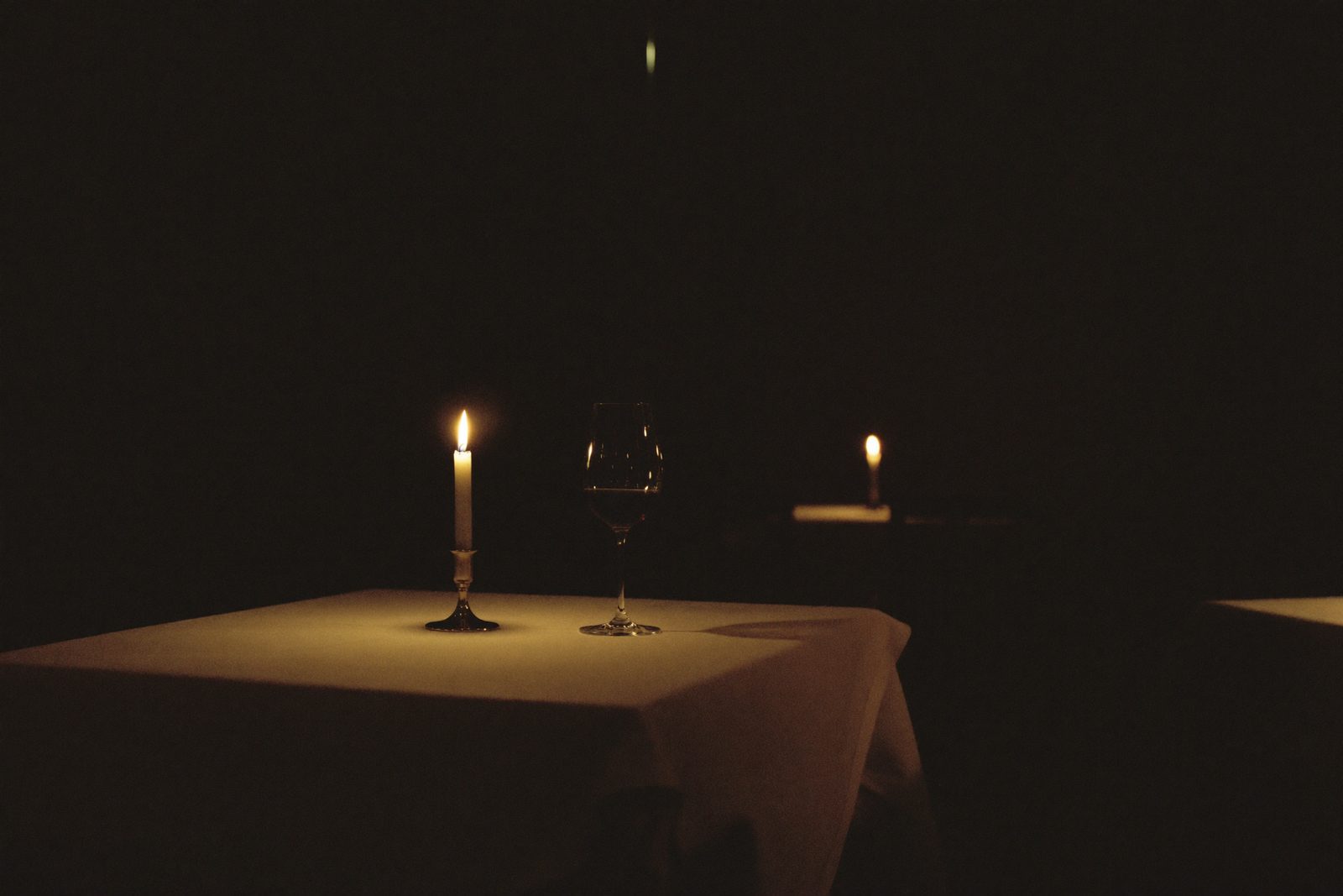 Dining room in full swing on a busy night